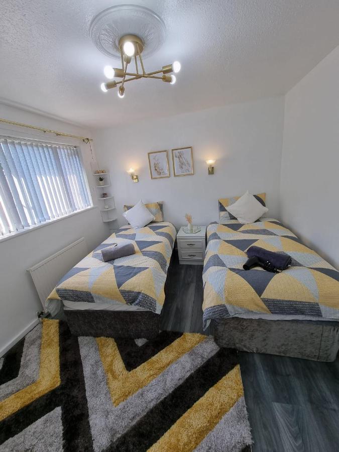 Centrally Located W/ Free Parking & Smart Tv Leeds  Exterior foto